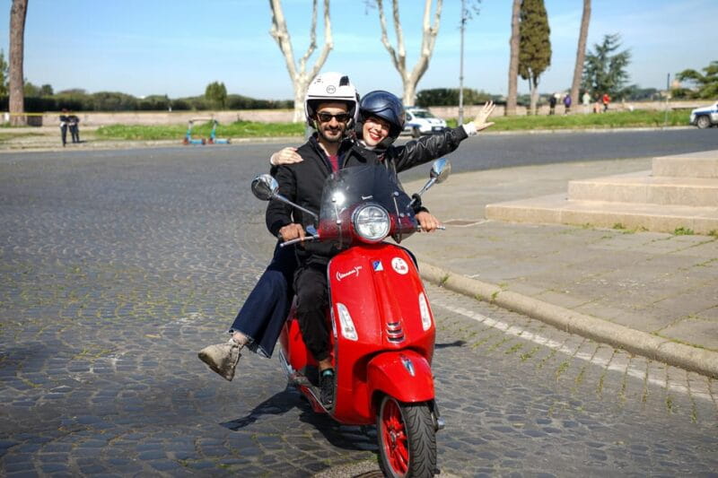 Rome Vespa Tour with Professional Photoshoot - Exploring Rome with Style: The Vespa & Photo Experience
