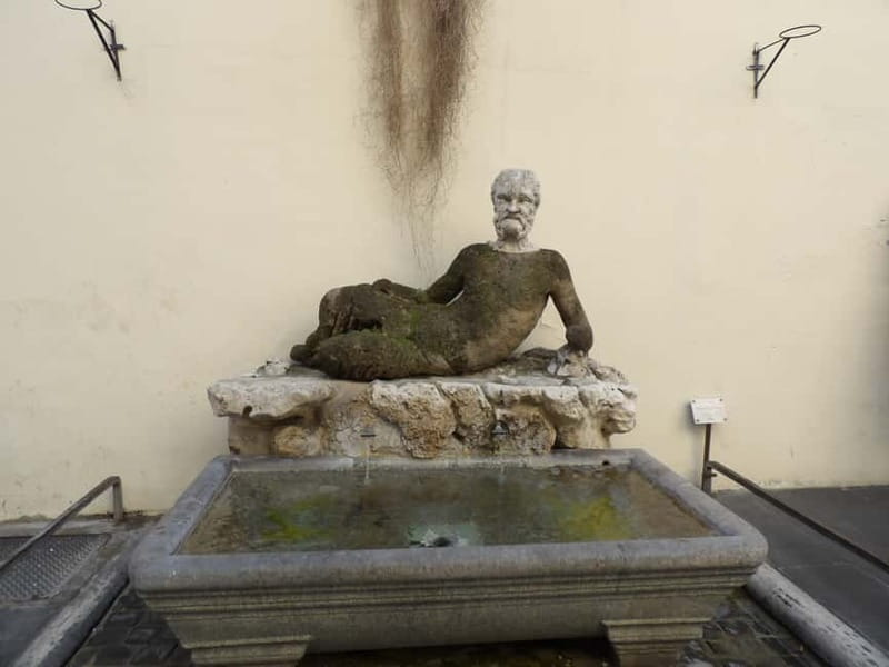 Rome: Walking Tour with Local Guide - Entering the World of Rome’s Quirky Statues