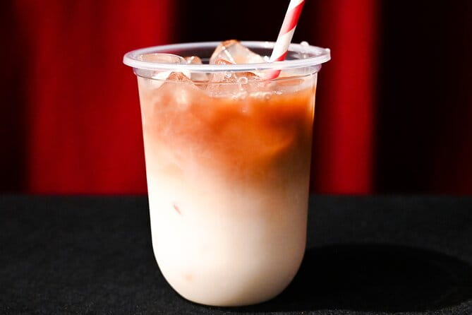 Roppongi Tokyo: Write Your Name in Kanji With a Hiragana Stamp! - Savoring the Atmosphere: Beverages and Cultural Immersion