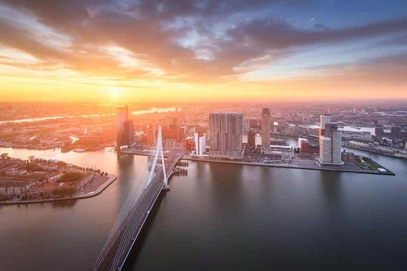 Rotterdam: Celest Entry Ticket with Coffee / Tea + Pastry - Food and Drink: Pastry and Coffee in the Clouds