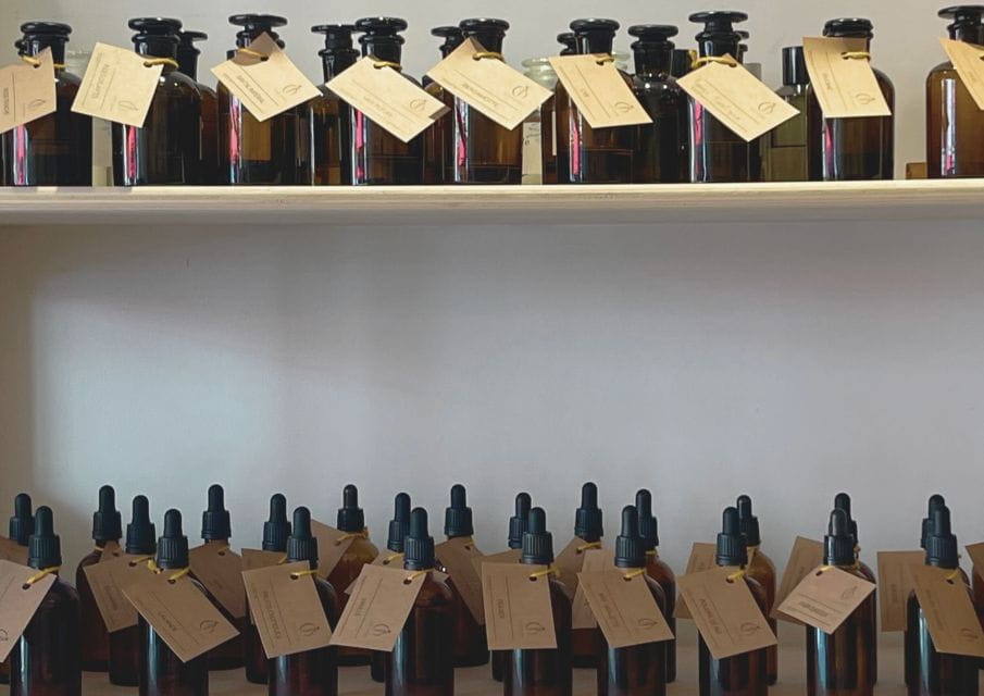 Rouen-Normandy: Perfume Creation Workshop 30ml - Duration and Group Size