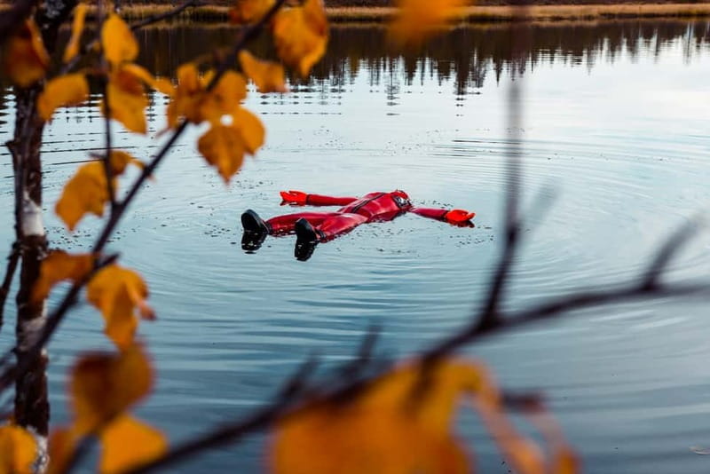 Rovaniemi: Arctic Autumn Floating - Entering the World of Arctic Floatation