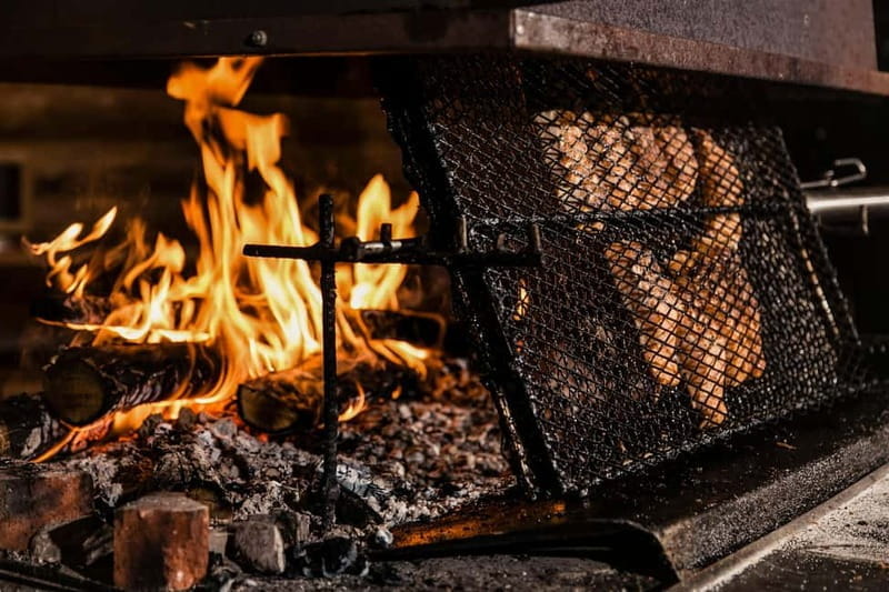 Rovaniemi: Ice sculpting experience with dinner at Kota - Rovaniemi: Ice Sculpting Experience with Dinner at Kota