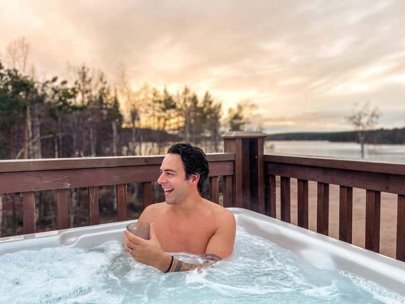 Rovaniemi: Private sauna & outdoor jacuzzi, dinner in Kota - A Warm Welcome to Rovaniemi’s Signature Experience