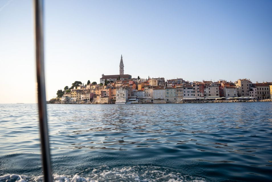 Rovinj: Dolphin Watching Sunset Speedboat Trip With Drinks - Itinerary Highlights