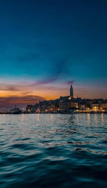 Rovinj: Luxury Old Town Night Cruise with Drinks - FAQ