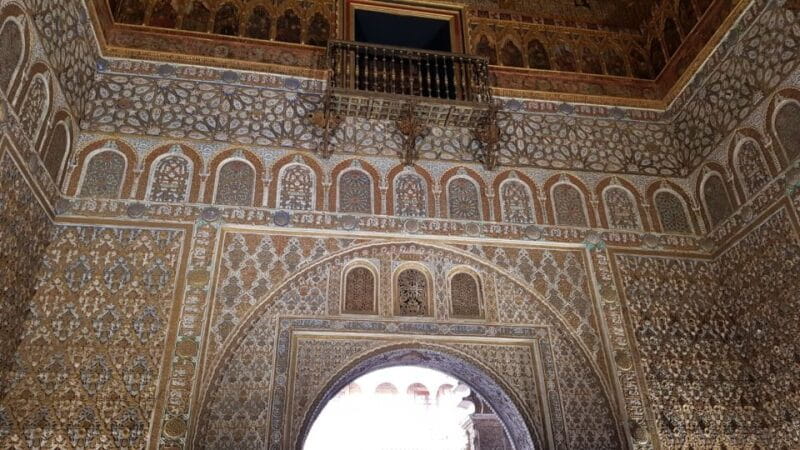 Royal Alcázar of Seville Skip-the-Line Guided Tour - Guides: The Heart of the Experience