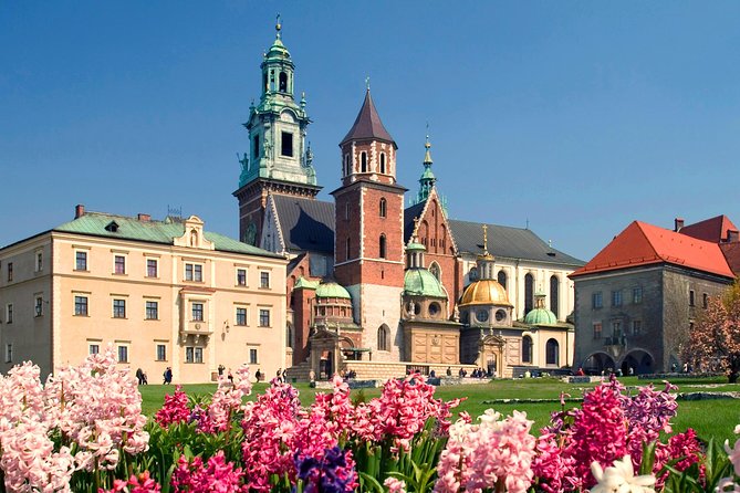 Royal Classic Walking Tour in Krakow - Krakows Central Square