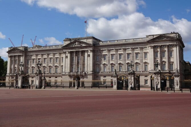 Royal London: Buckingham Palace & Westminster Guided Walking Tour - What the Tour Feels Like