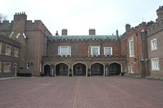 Royal london - The Iconic Buckingham Palace and Changing of the Guard
