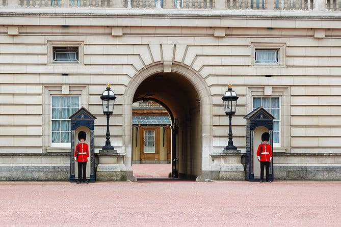 Royal London with Changing of the Guard Private Car Tour - FAQ
