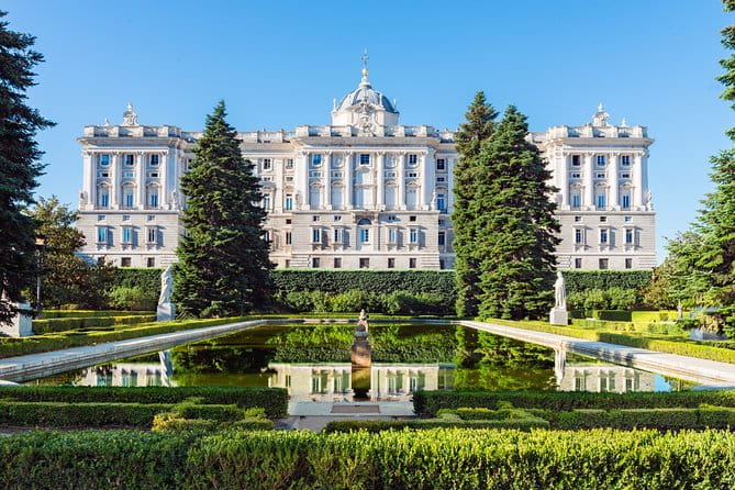 Royal Palace Skip-the-Line Ticket and Guided Tour in Madrid - Key Points / Takeaways