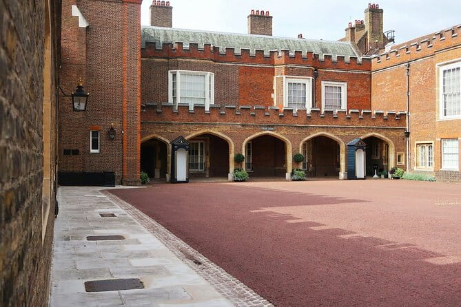 Royal Tour & Buckingham Palace State Rooms or Royal Mews Option - FAQs
