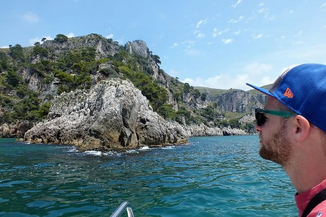 Rubber dinghy to rent Predator 599 40CV (Without License) - FAQ