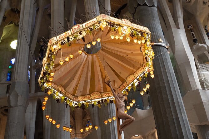 Sagrada Familia and Guell Park Private Tour - Key Points