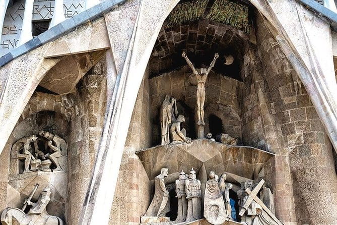Sagrada Familia Guided Tour with Fast-Track Entry - The Cost and Its Value