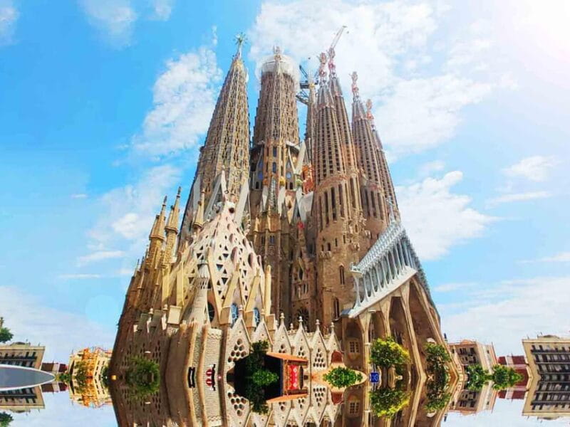Sagrada Familia Guided Tour with Skip-the-Line Entry Ticket - Practical Aspects: Logistics, Price, and Which Tour Fits You