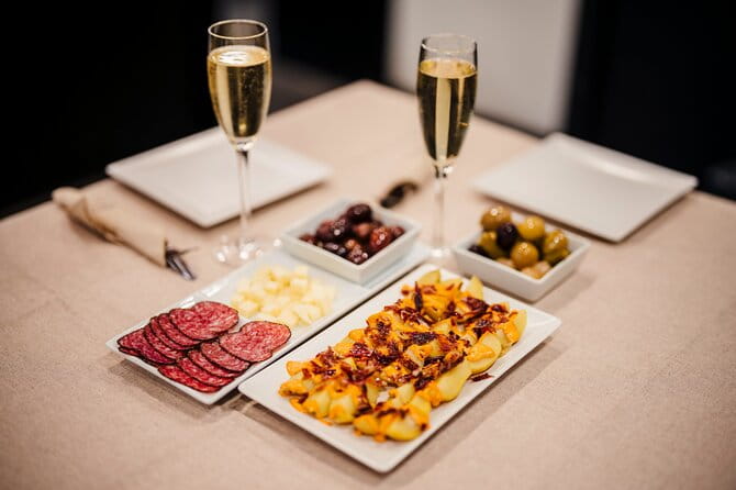 Sagrada Familia Jamón Iberico Tasting Experience with Cava - Who Should Book This Tour?