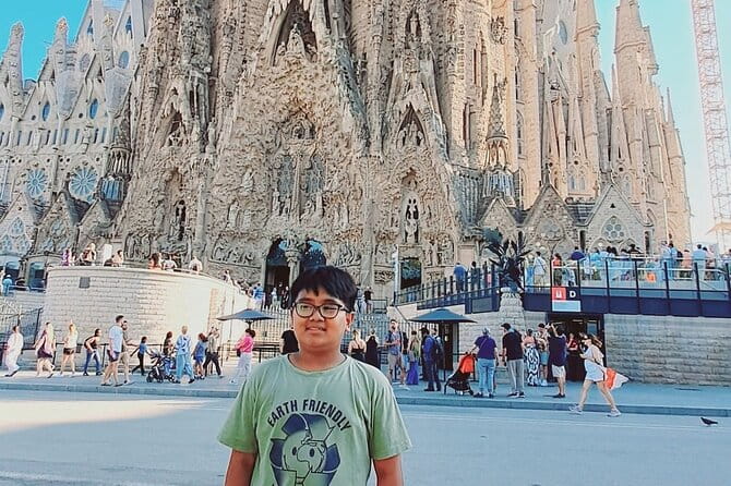 Sagrada Familia Skip The Queue With Audio Guide Tour - Key points / Takeaways