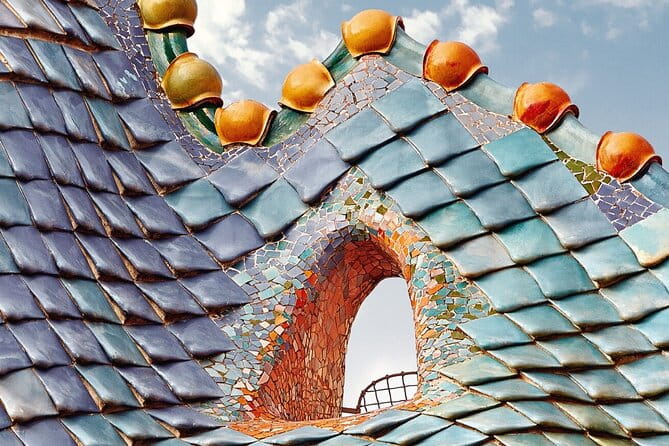 Sagrada Familia Skip The Queue With Audio Guide Tour - The Surrounding Park: Perfect for Photos and Relaxation