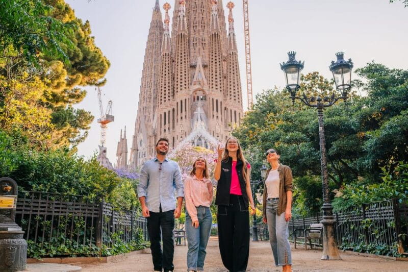 Sagrada Familia with Official Guide & Fast-Track Entry - Exploring Gaudí’s Masterpiece with a Guided Sagrada Familia Tour