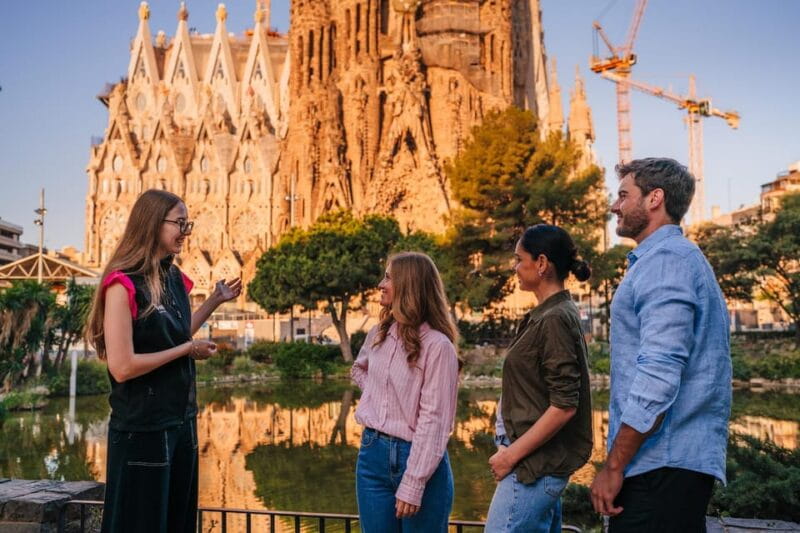Sagrada Familia with Official Guide & Fast-Track Entry - Key points / Takeaways