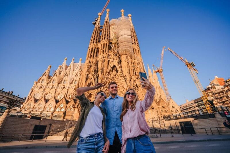 Sagrada Familia with Official Guide & Fast-Track Entry - Fast-Track Entry Gets You Inside Quickly