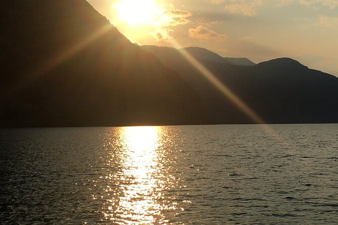 Sailing at Sunset on Lake Como: How to escape from daily routine - FAQ