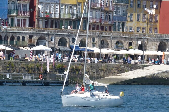 Sailing boat trip on the coast of Porto and on the river Douro - FAQ