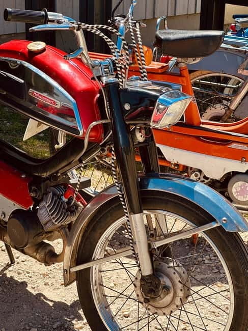 Saint-Emilion: Vintage moped rides and tours - Key Points / Takeaways