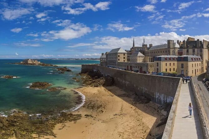 Saint-Malo: 2-Hour Private Walking Tour & Commentary - Exploring Saint-Malo in Depth: A Well-Rounded Walk