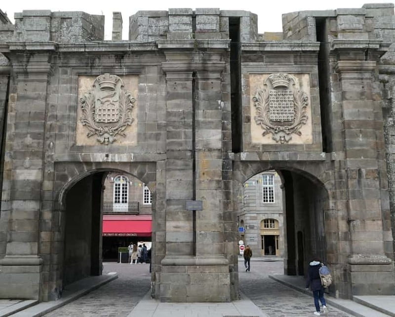 Saint-Malo: Breathtaking landscapes and History Walking Tour - Price, Logistics, and Overall Value