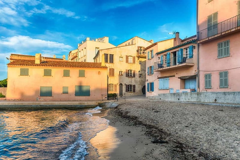 Saint-Tropez: Express Walk with a Local in 60 minutes - Local Tips and Insider Recommendations
