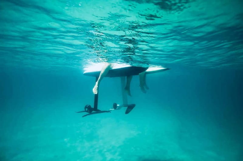 Saint Tropez: Learn how to Surf with an eFoil - Who Should Consider This Experience?