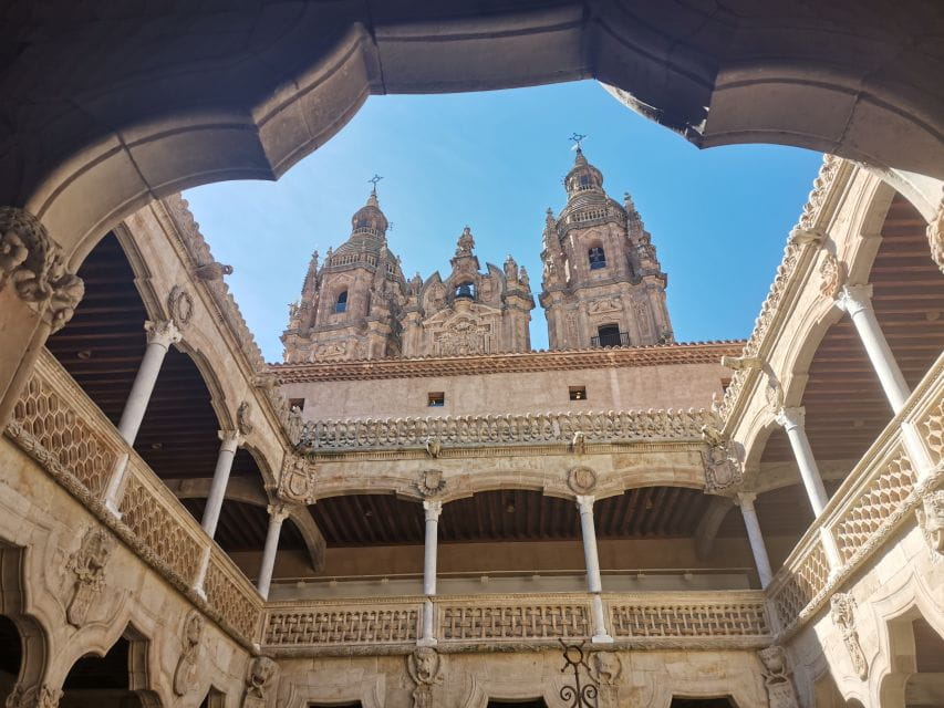 Salamanca: Guided Sightseeing Tour by Bicycle - Meeting and Finish Points