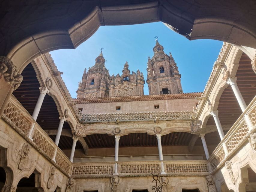 Salamanca: Monuments and Landmarks Guided Walking Tour - Key Itinerary Highlights