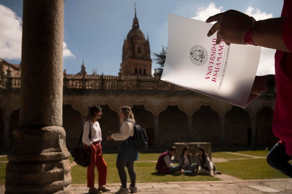 Salamanca Sightseeing Walking Tour With Local Guide. Spanish - Detailed Itinerary