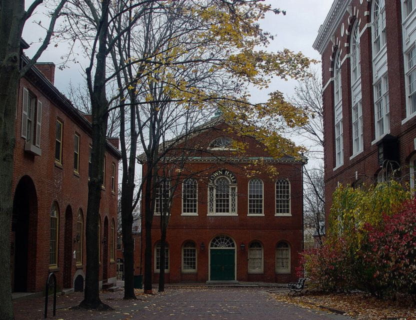 Salem: Boos and Brews Haunted Pub Crawl - Tales of Witchcraft and Murder