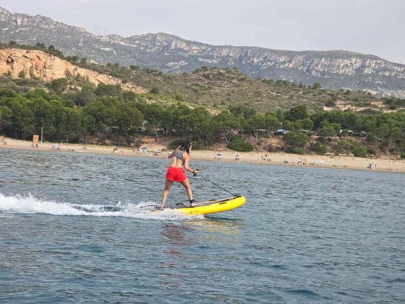 Salou: Electric Surfboard Ride with Instruction - Introducing the Electric Surfboard Ride in Salou