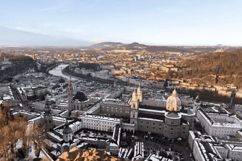 Salzburg Christmas Market and City Highlights Evening Tour - Exploring Salzburg by Night: The Heart of the Experience