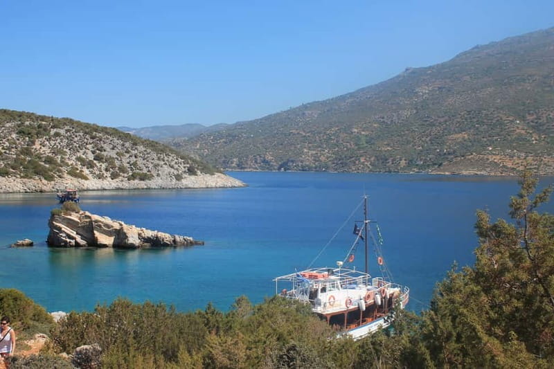 Samos: Full-Day Boat Cruise with Lunch - Who Will Love This Experience?