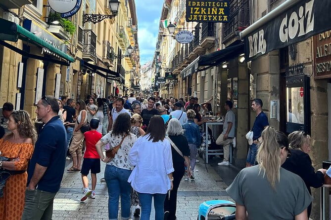 Sampling San Sebastián's History: A Self Guided Audio Tour - Strolling Through Parks and Scenic Squares