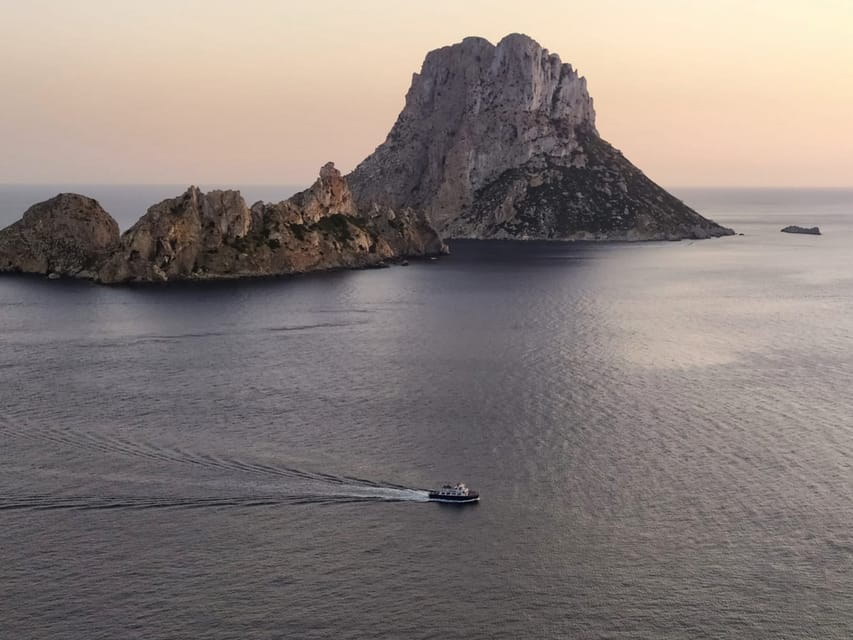 San Antonio: Es Vedrà & Formentera Boat Tour With Snorkeling - Guide and Transportation