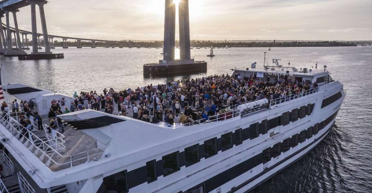 San Diego: Christmas Day Buffet Brunch or Dinner Cruise - Cruise Location and Boarding