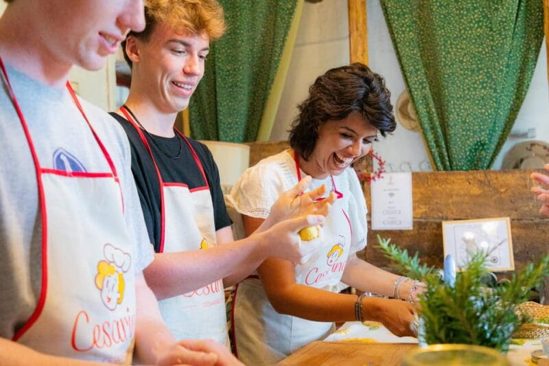 San Gimignano: Pasta Class & Wine Tasting at Local's Home - Key points / Takeaways