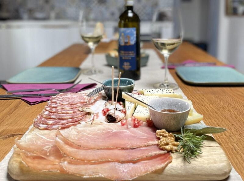 San Gimignano: Vineyard and Cellar Tour with Wine Tasting - Exploring Tuscany’s Flavors: A Closer Look at the Vineyard and Cellar Tour