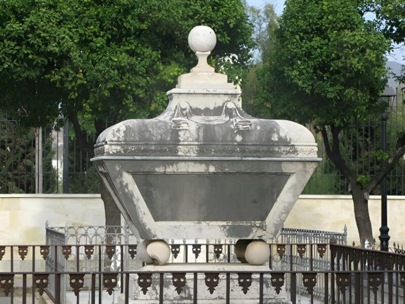 San Miguel Cemetery Tour of Malaga - Discovering Malaga’s "City of the Dead" in Style