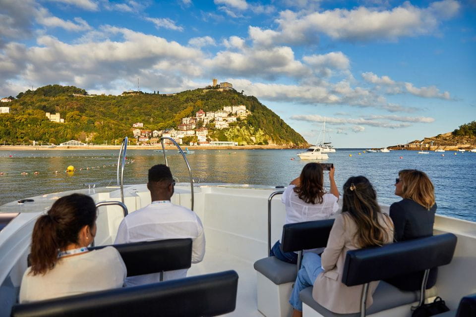 San Sebastian: 2 Bays Evening or Sunset Boat Tour With Cava - Availability and Booking