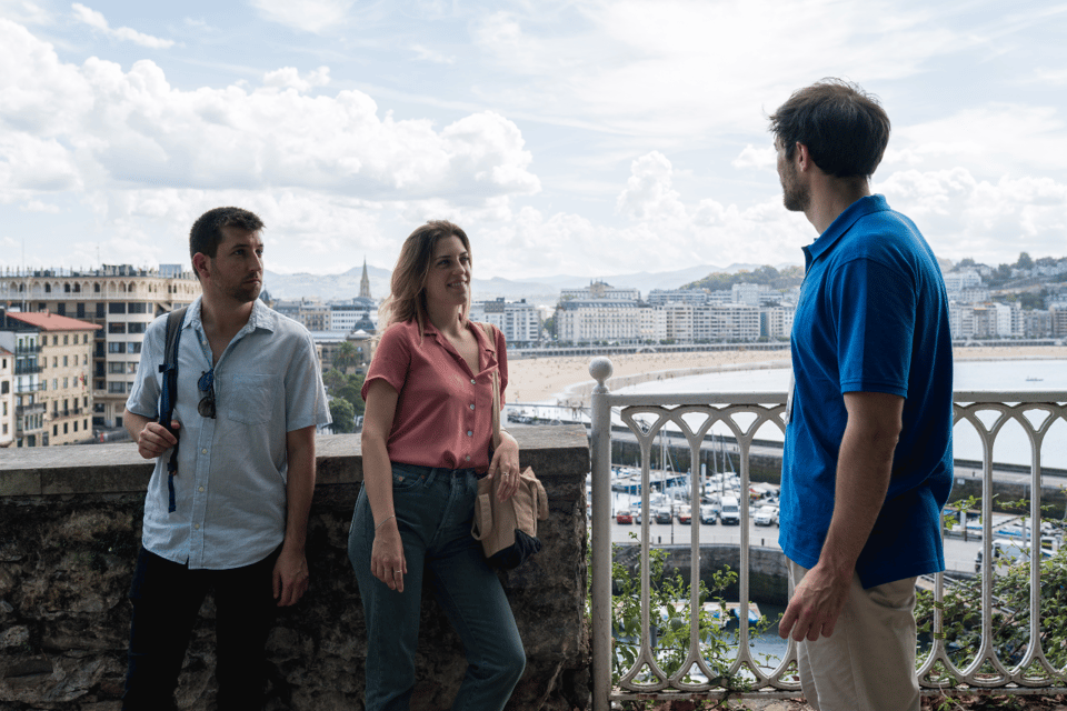 San Sebastian Aquarium Entry Ticket and City Walking Tour - Highlights and Attractions