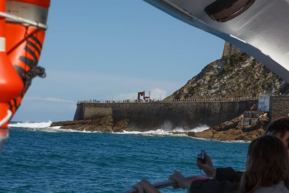 San Sebastian: Boat Tour With Stop at Santa Clara - Key Points